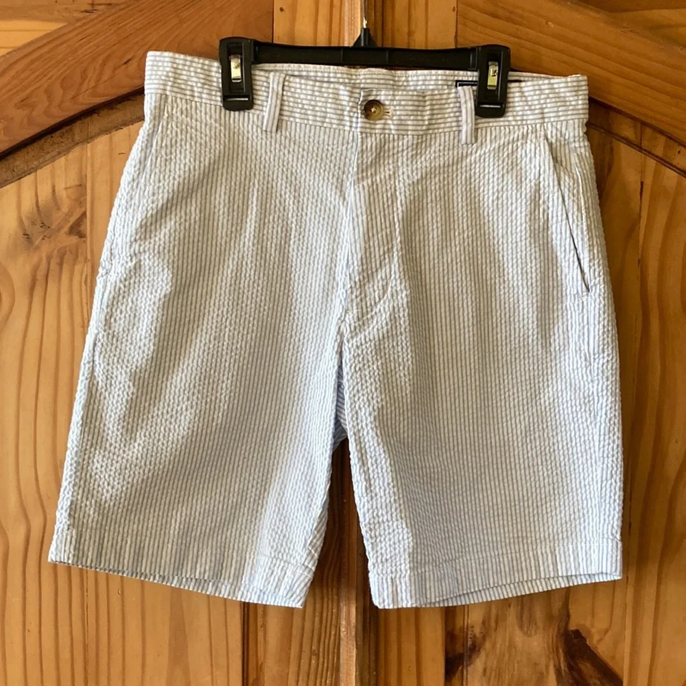Vineyard Vines Seersucker Flat Front Shorts in White and Light Blue